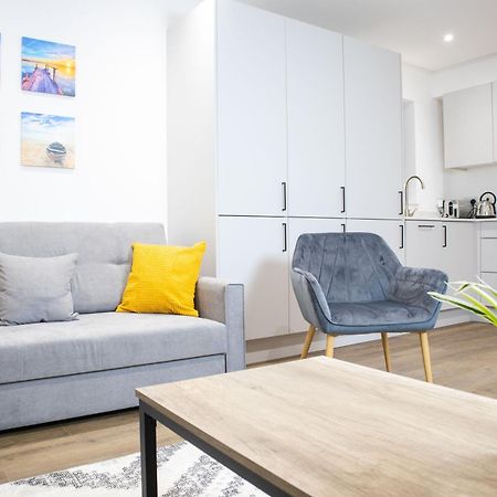 Central 2 Bed 2 Bath Apartment Near Brighton College, Beach, Hospital - Long Stay Offers ภายนอก รูปภาพ